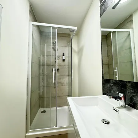 Spacieux 8 Couchages En Centre De N9 Riom